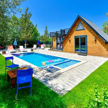 Holiday home Astonishing Tiny House With Private Pool Close To Lycian Way In Oludeniz